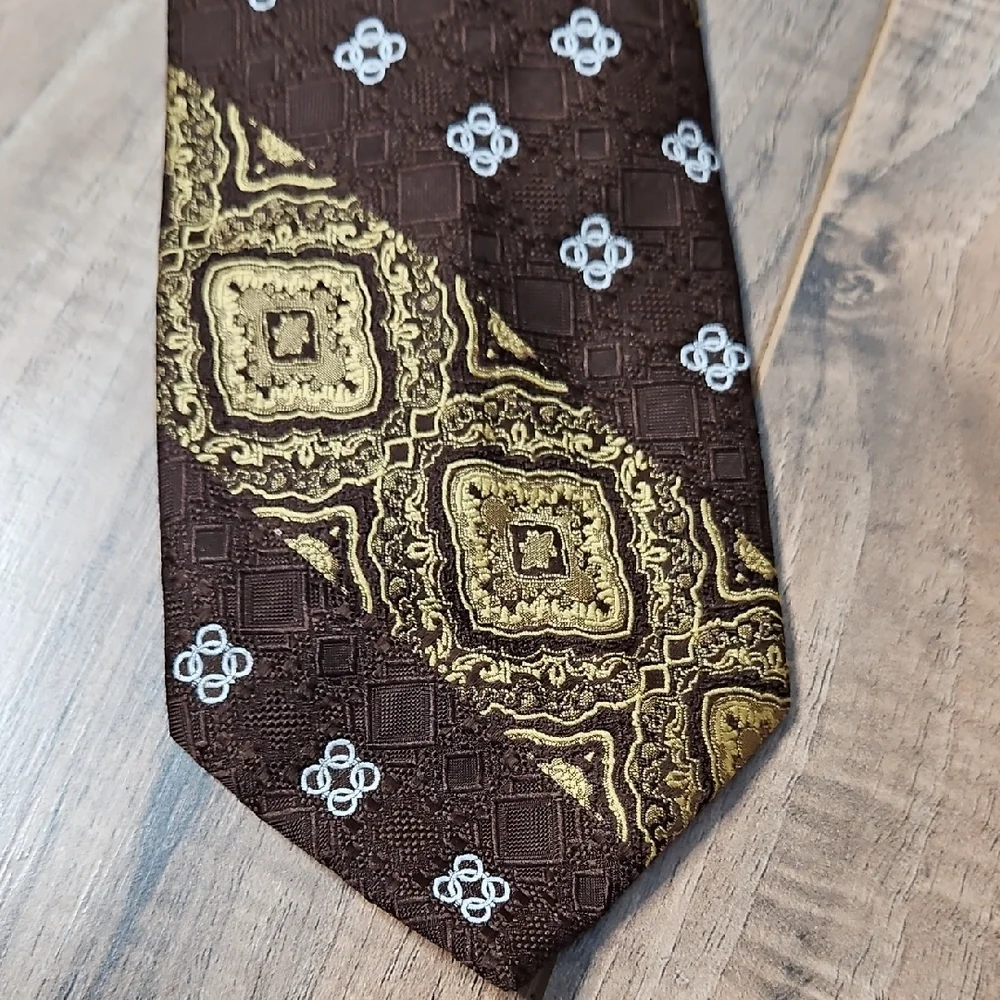 Levy's Nashville Vintage Brown and Gold Men's Tie